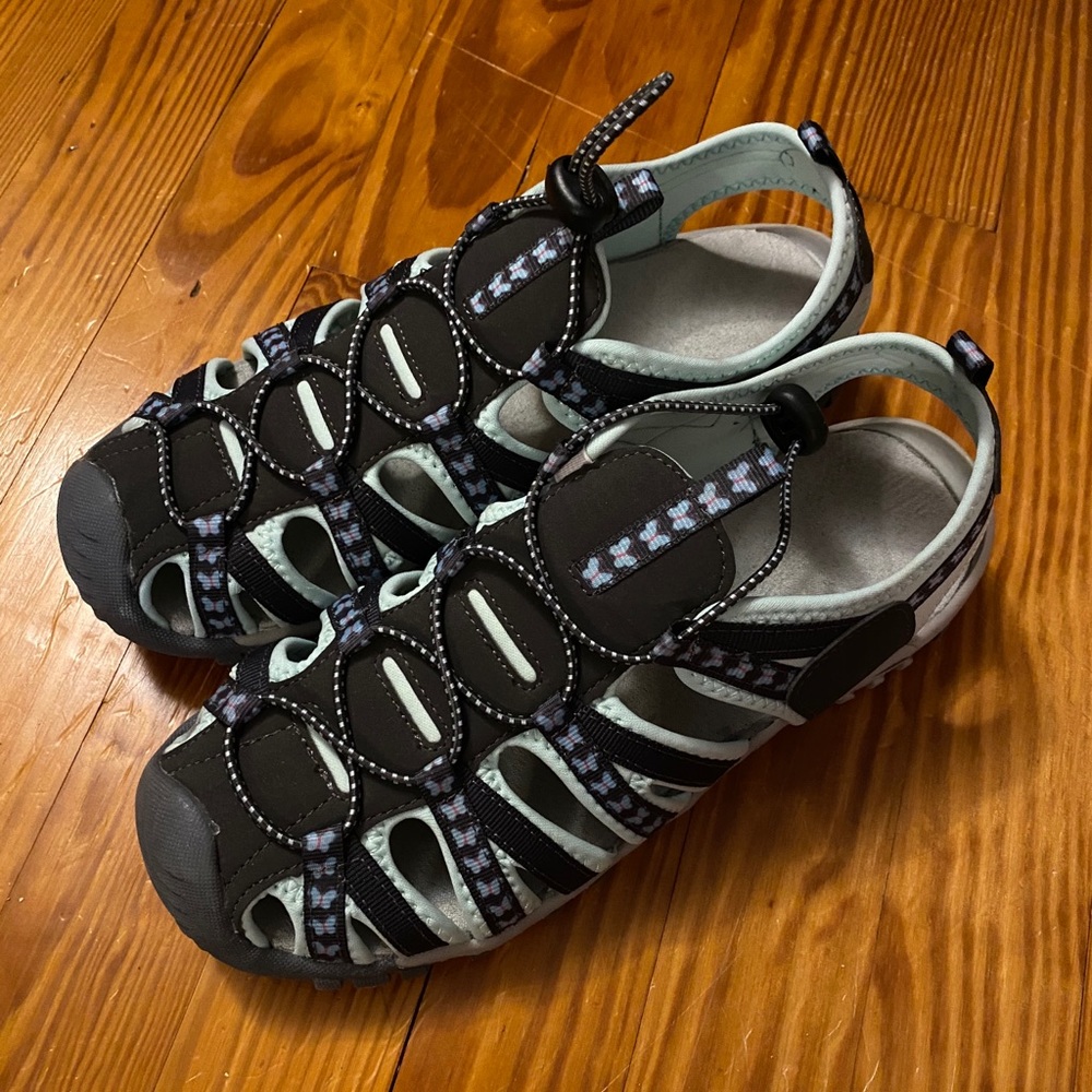 Women’s Water Shoes